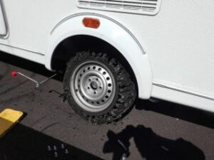 caravanbanden-caravanband-klapband-heftig-schade-min-320x240-1